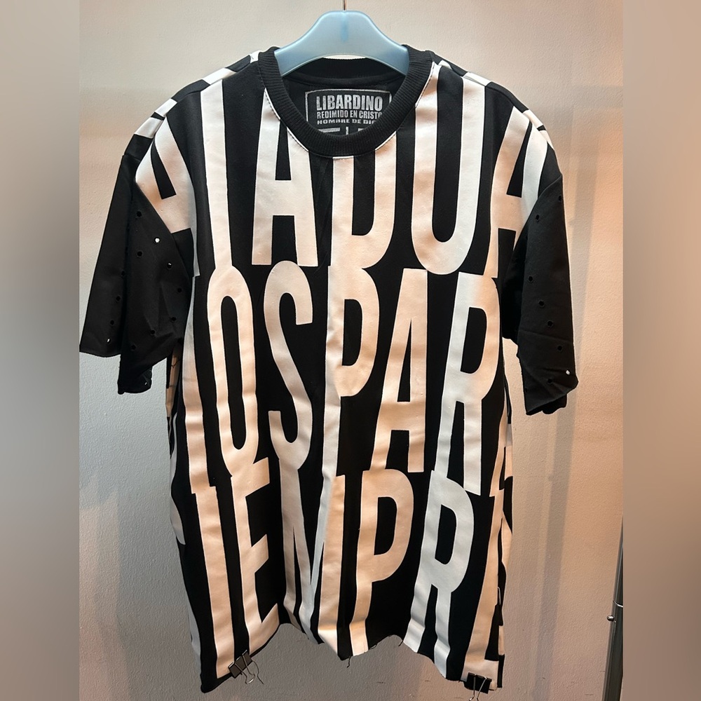 Unique T-shirt Colombian designer Libardino. Unique style